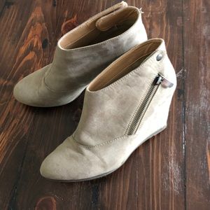 CL by Chinese Laundry Viola Bootie in Taupe Sz 9